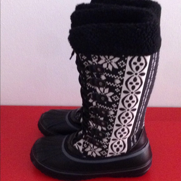 Women's winter boots Size9 no wet or tear NWT - Picture 2 of 8